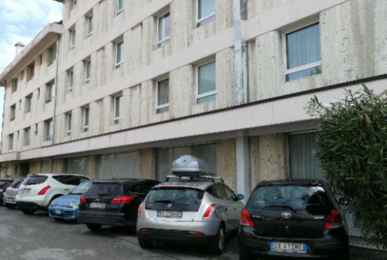 Le Barche Apartment Mestre Luaran gambar